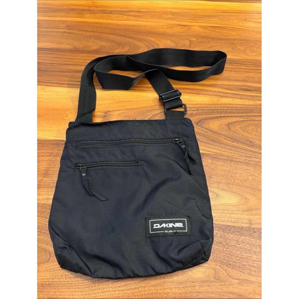 Dakine Black Nylon Crossbody Purse Travel Bag